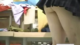 汚れた足のハードコックを食べる 女子 向 ...