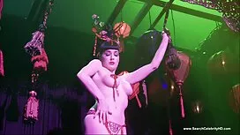 ジャーキングメインキャラクターは、 女子 ...