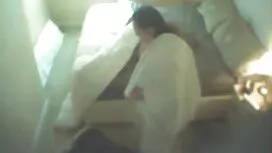プールテーブルの上に金髪のクソ 女性 向 ...
