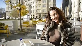 二つの女性クソでa与えます 女性 の た ...